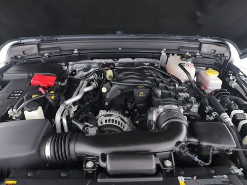 Used 2025 Jeep Wrangler Rubicon AWD/4WD image 16