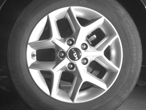 Used 2025 Kia Soul LX w/ LX Technology Package FWD image 21