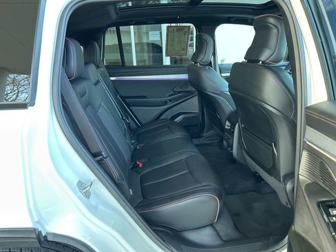 Used 2024 Jeep Wagoneer Launch Edition image 31