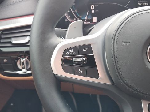 Used 2020 BMW 530e w/ M Sport Package image 31