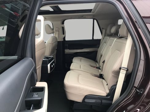 Used 2024 Ford Expedition Limited image 23