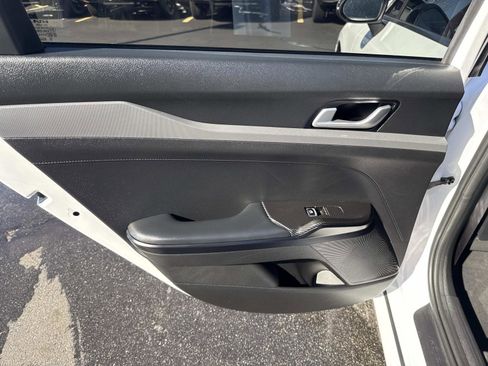 Used 2022 Kia K5 GT-Line image 16