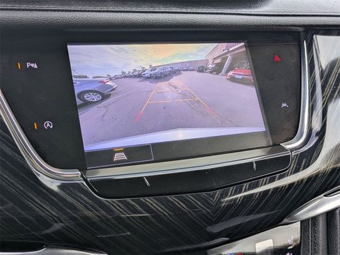 Used 2024 Cadillac XT6 Premium Luxury image 18