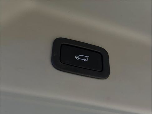 Used 2020 Land Rover Range Rover HSE AWD/4WD image 28