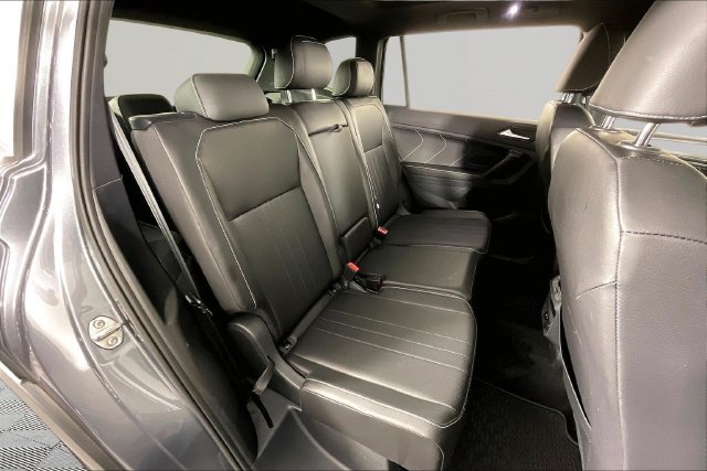 Used 2023 Volkswagen Tiguan SE R-Line FWD image 23