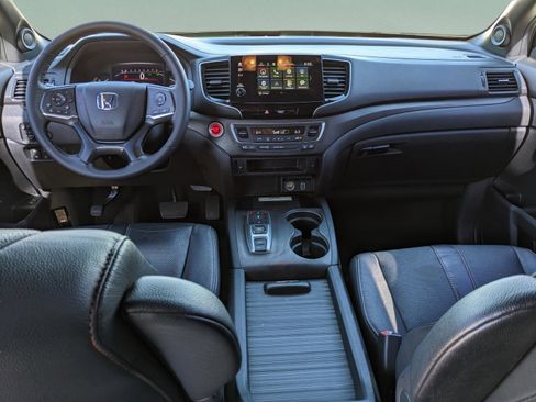 Used 2023 Honda Passport TrailSport image 11