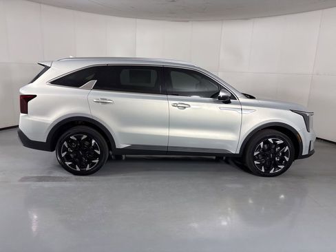 New 2026 Kia Sorento EX AWD/4WD image 9