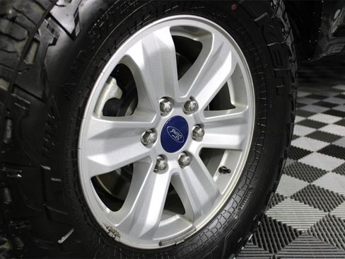 Used 2020 Ford F150 XLT image 13