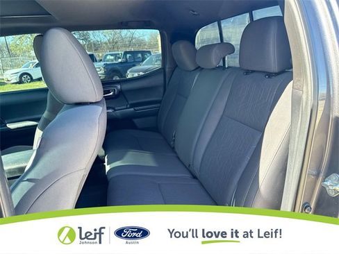 Used 2017 Toyota Tacoma TRD Off-Road image 27