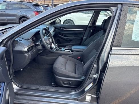 Used 2023 Nissan Altima 2.5 SV image 9