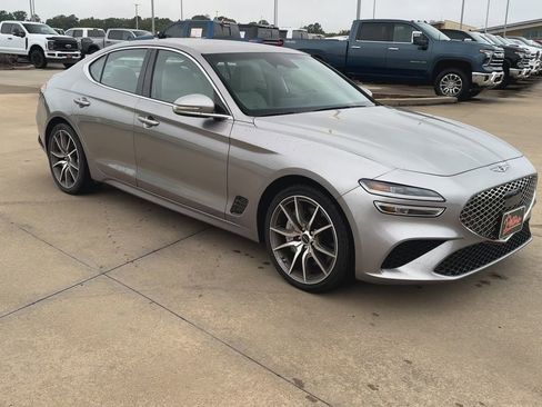 Used 2024 Genesis G70 2.5T RWD image 2