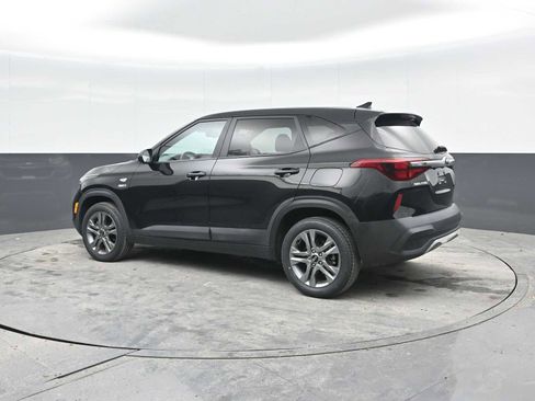 Used 2021 Kia Seltos LX AWD/4WD image 2