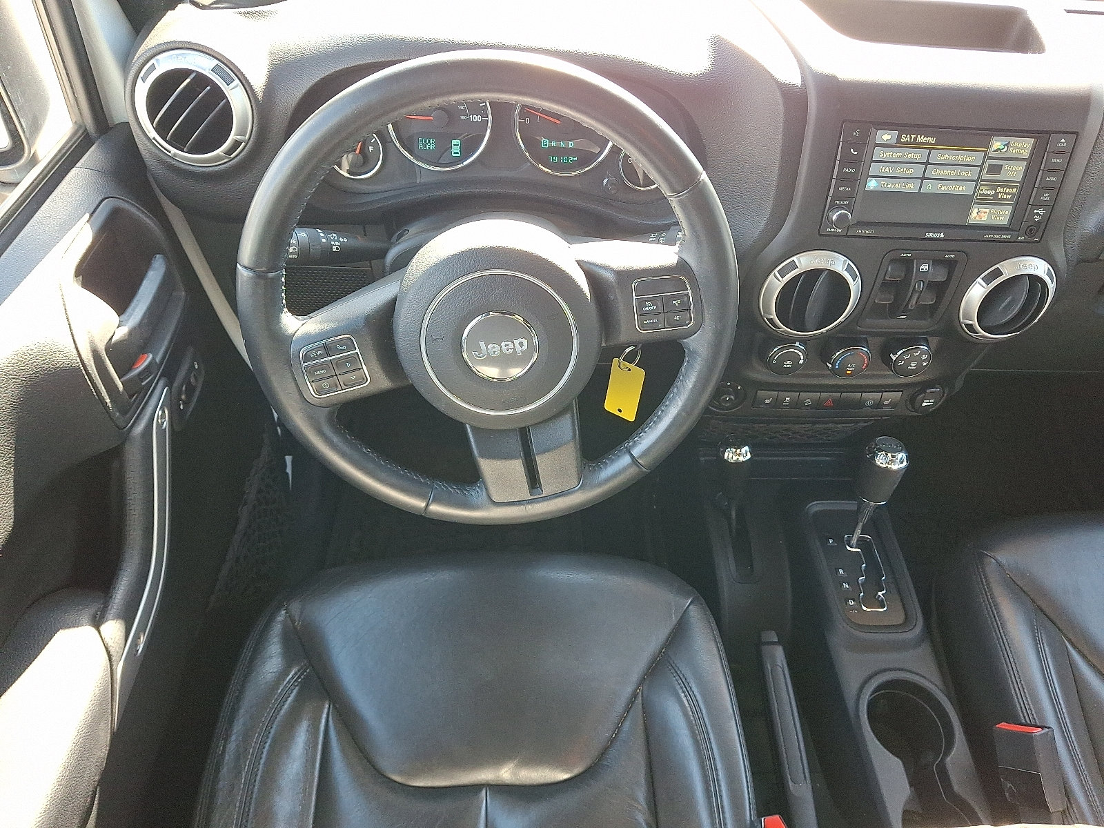 Certified 2017 Jeep Wrangler Unlimited Sahara w/ Connectivity Group AWD/4WD image 11