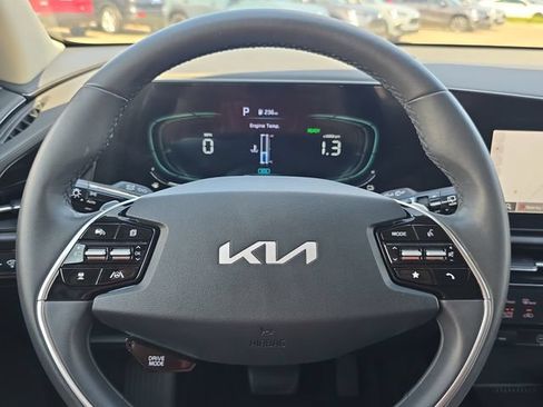 Used 2023 Kia Niro EX FWD image 19