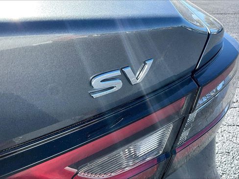 Used 2023 Nissan Maxima SV w/ Floor Mat Group image 6