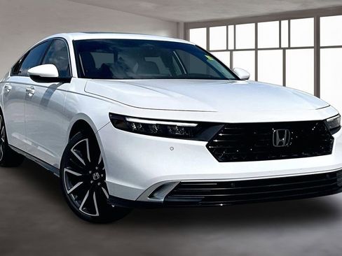 Certified 2023 Honda Accord Touring image 3