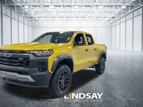 Used 2023 Chevrolet Colorado Trail Boss w/ Technology Package image 5