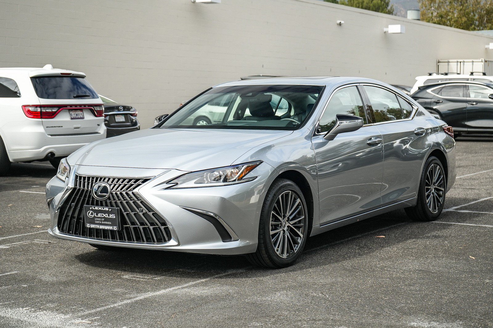 Used 2025 Lexus ES 300h w/ Premium Package FWD image 3
