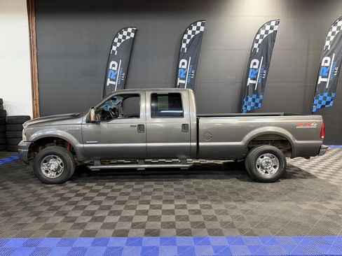 Used 2005 Ford F250 XLT image 2