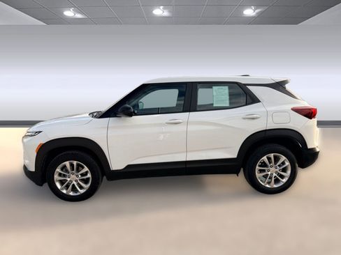 Used 2024 Chevrolet TrailBlazer LS image 2