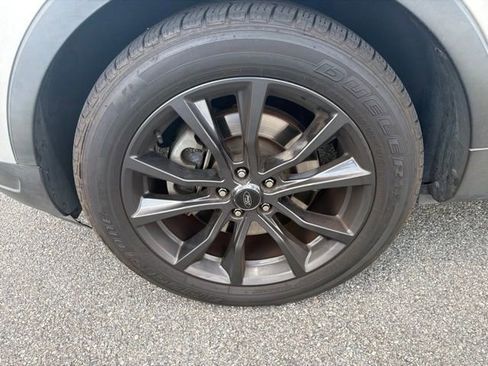 Used 2019 Ford Explorer XLT w/ Equipment Group 202A FWD image 10