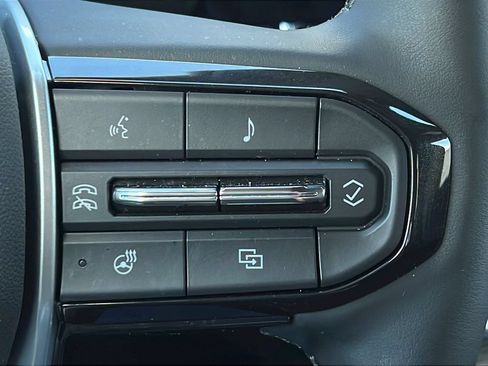 Used 2025 Chevrolet Colorado Trail Boss AWD/4WD image 24