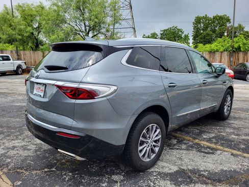 Used 2024 Buick Enclave Premium image 3