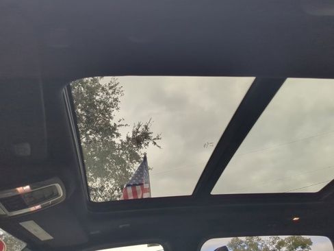 Used 2021 RAM 1500 Laramie image 19