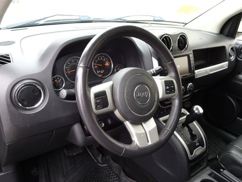 Used 2017 Jeep Compass High Altitude image 10