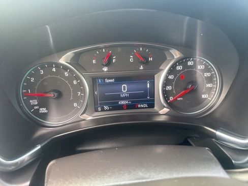 Used 2024 Chevrolet Equinox LT AWD/4WD image 16