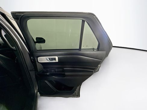Used 2022 Ford Explorer ST-Line AWD/4WD image 32