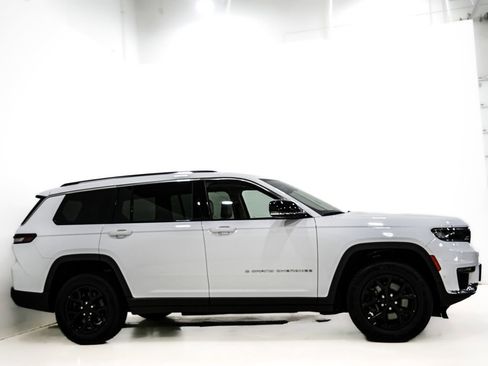Used 2022 Jeep Grand Cherokee L Limited w/ Luxury Tech Group II AWD/4WD image 5