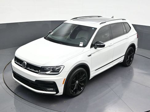 Used 2020 Volkswagen Tiguan SE R-Line image 19