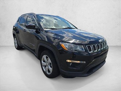 Used 2020 Jeep Compass Latitude image 3
