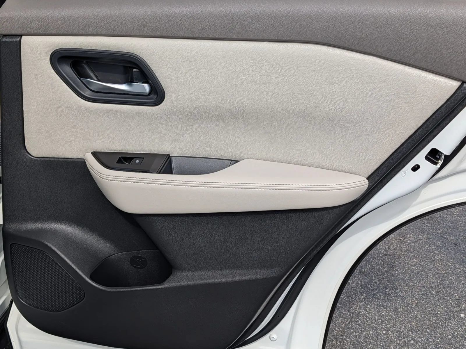 Used 2021 Nissan Rogue SV FWD image 15
