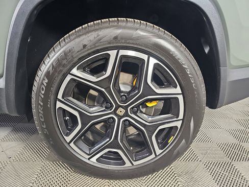 Used 2022 Rivian R1S Launch Edition image 10