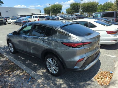 Used 2025 Buick Envista Preferred w/ Convenience II Package FWD image 3