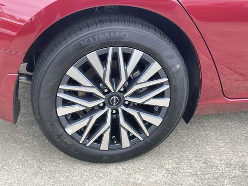 New 2025 Nissan Altima 2.5 SV image 7