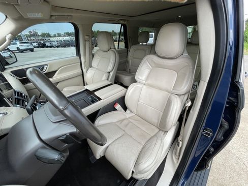 Used 2019 Lincoln Navigator Reserve AWD/4WD image 10