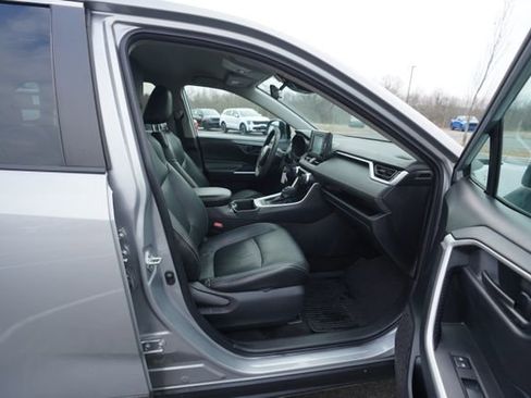 Used 2022 Toyota RAV4 LE image 19