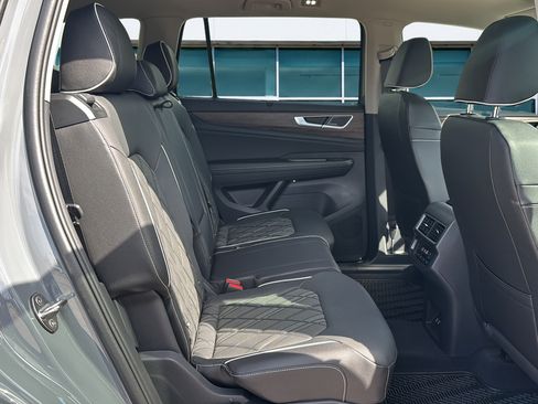 New 2026 Volkswagen Atlas SEL Premium R-Line AWD/4WD image 19