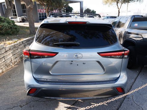 Used 2023 Toyota Highlander Limited image 5