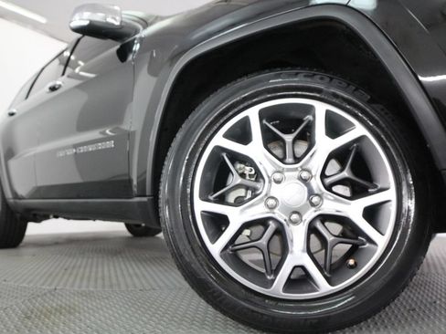 Used 2021 Jeep Grand Cherokee Limited w/ Luxury Group II AWD/4WD image 16