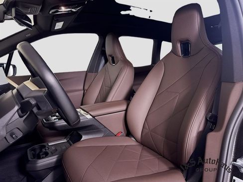 Used 2024 BMW iX xDrive50 w/ Sport Package image 11