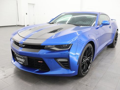 Used 2017 Chevrolet Camaro SS RWD image 7