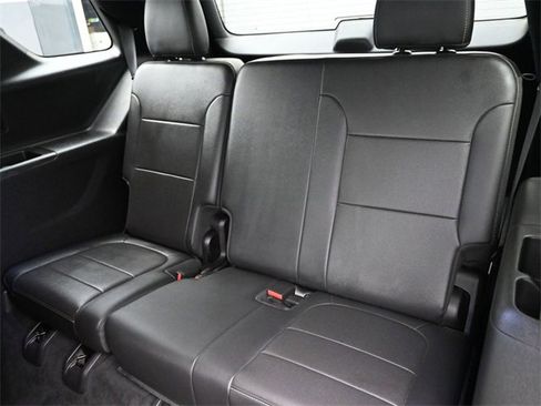 Used 2022 Chevrolet Traverse Premier image 13