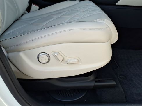 Used 2025 Genesis GV80 3.5T Prestige AWD/4WD image 11