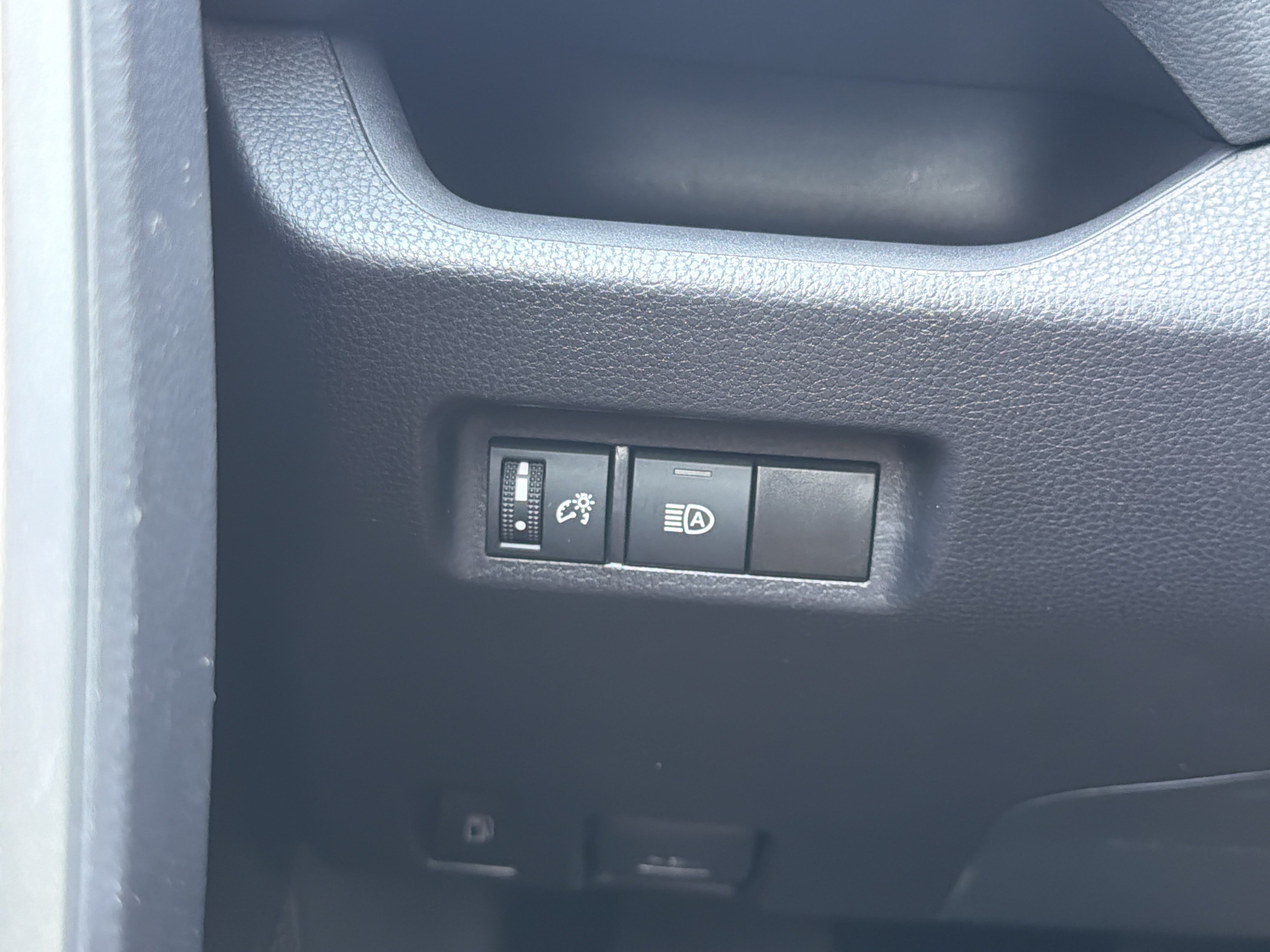 Certified 2025 Toyota RAV4 LE AWD/4WD image 13