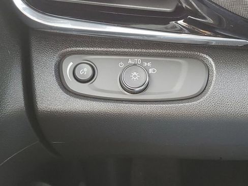 Used 2025 Buick Envista Sport Touring w/ Convenience I Package image 11