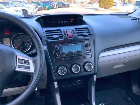 Used 2014 Subaru Forester 2.5i image 6